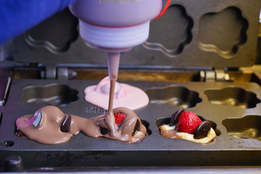 台南｜柯吉bar鮮奶手作雞蛋糕 可愛狗骨頭&喵掌造型雞蛋糕．季節限定草莓朱古力奶油雞蛋糕 - 奇奇一起玩樂趣