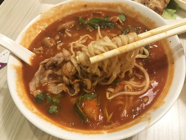 【新越越南麵食館】台北信義 - 五分埔道地越式料理 改良式溫哥華x越南口味