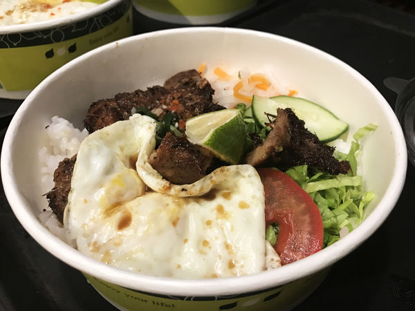 【新越越南麵食館】台北信義 - 五分埔道地越式料理 改良式溫哥華x越南口味