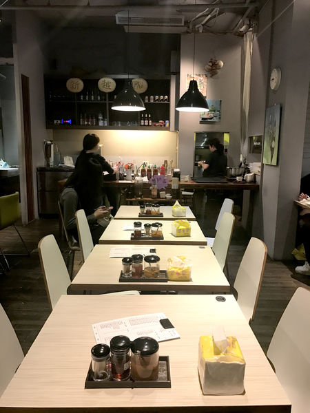【新越越南麵食館】台北信義 - 五分埔道地越式料理 改良式溫哥華x越南口味