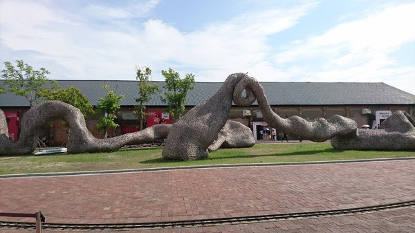哈瑪星駁二線火車體驗之旅:高雄~哈瑪星駁二線 台灣鐵道館~噠噠噠 乘坐高鐵/蒸氣小火車出發囉~超適合親子同遊~