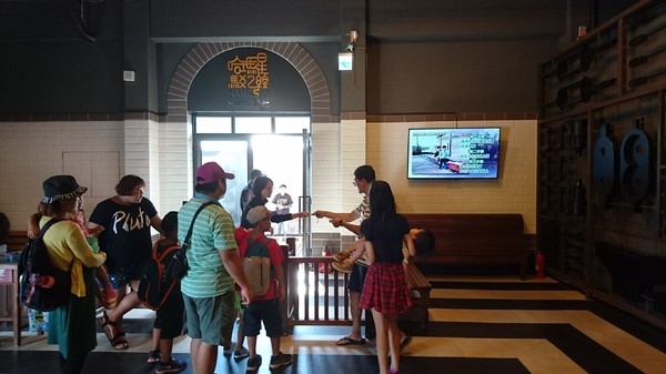 哈瑪星駁二線火車體驗之旅:高雄~哈瑪星駁二線 台灣鐵道館~噠噠噠 乘坐高鐵/蒸氣小火車出發囉~超適合親子同遊~