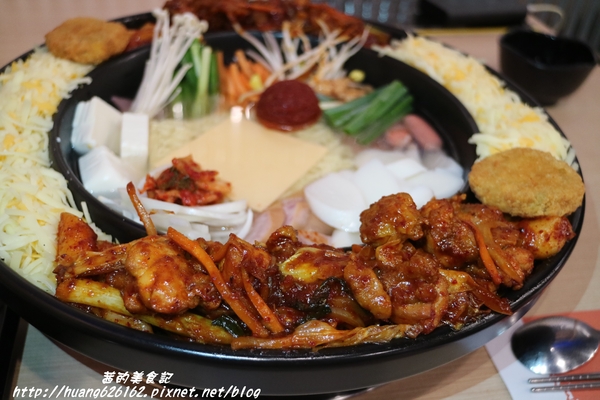 OMAYA春川炒雞(新北中和店):【新北中和區】超級豐富的一鍋三吃 辛普森湯 起司部隊鍋『OMAYA春川炒雞(新北中和店)』中和韓式推薦 OMAYA春川炒雞(新北中和店):【新北中和區】超級豐富的一鍋三吃 辛普森湯 起司部隊鍋『OMAYA春川炒雞(新北中和店)』中和韓式推薦