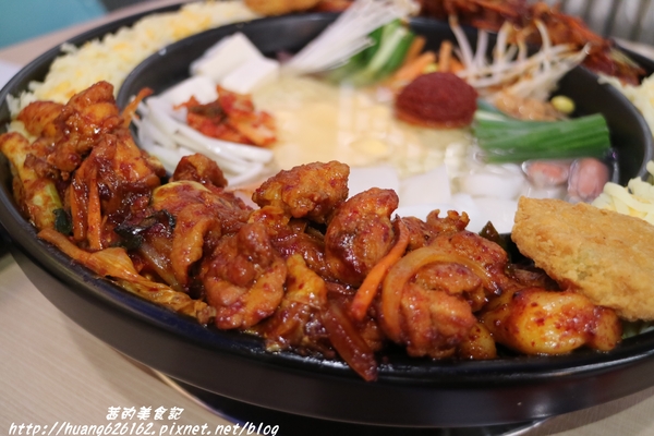 OMAYA春川炒雞(新北中和店):【新北中和區】超級豐富的一鍋三吃 辛普森湯 起司部隊鍋『OMAYA春川炒雞(新北中和店)』中和韓式推薦 OMAYA春川炒雞(新北中和店):【新北中和區】超級豐富的一鍋三吃 辛普森湯 起司部隊鍋『OMAYA春川炒雞(新北中和店)』中和韓式推薦