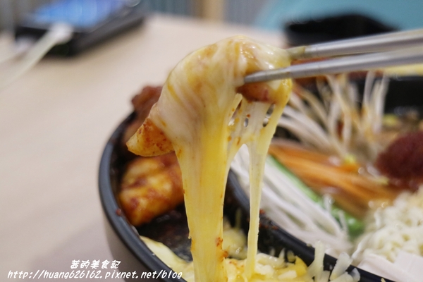 OMAYA春川炒雞(新北中和店):【新北中和區】超級豐富的一鍋三吃 辛普森湯 起司部隊鍋『OMAYA春川炒雞(新北中和店)』中和韓式推薦 OMAYA春川炒雞(新北中和店):【新北中和區】超級豐富的一鍋三吃 辛普森湯 起司部隊鍋『OMAYA春川炒雞(新北中和店)』中和韓式推薦