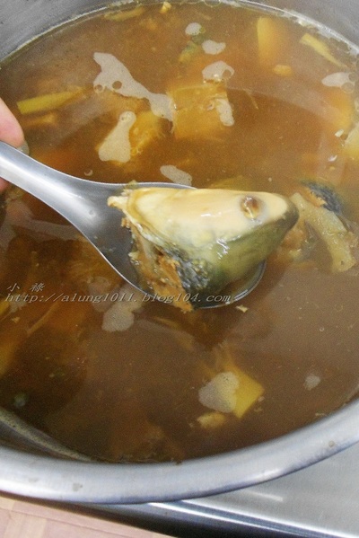 四哥鮮魚湯  ..消費滿百虱目魚頭無限嗑 )))))