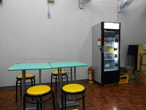 四哥鮮魚湯  ..消費滿百虱目魚頭無限嗑 )))))