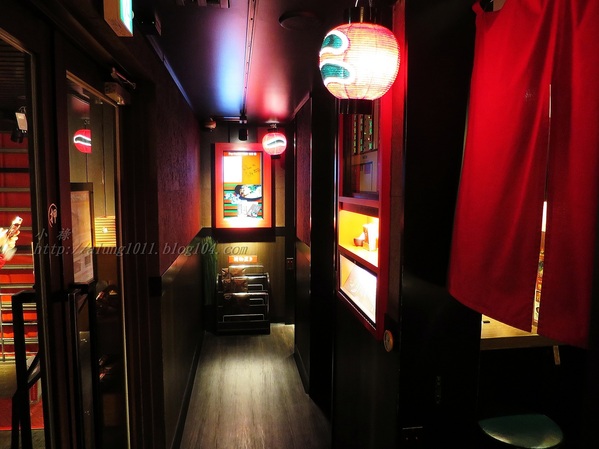 陌生的城市。寒風夜雨。只為一親湯頭…       一蘭本社総本店