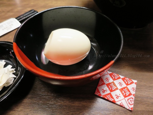 陌生的城市。寒風夜雨。只為一親湯頭…       一蘭本社総本店