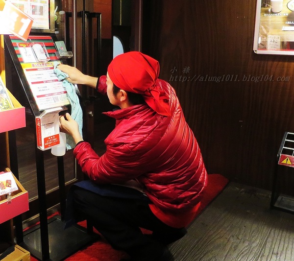 陌生的城市。寒風夜雨。只為一親湯頭…       一蘭本社総本店