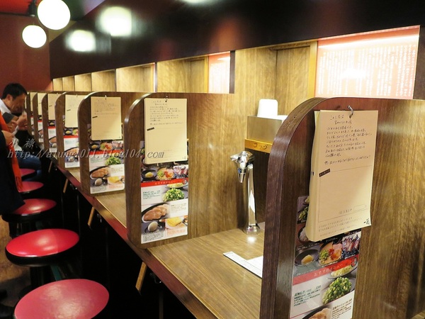 陌生的城市。寒風夜雨。只為一親湯頭…       一蘭本社総本店