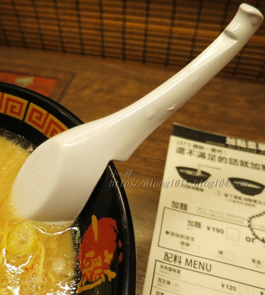 陌生的城市。寒風夜雨。只為一親湯頭…       一蘭本社総本店