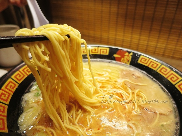 陌生的城市。寒風夜雨。只為一親湯頭…       一蘭本社総本店