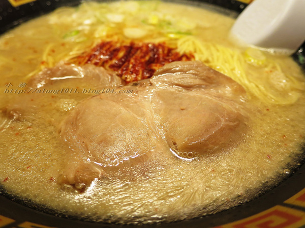 陌生的城市。寒風夜雨。只為一親湯頭…       一蘭本社総本店