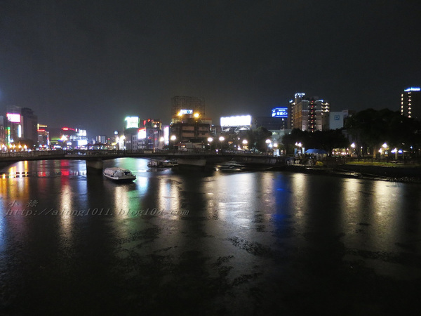 陌生的城市。寒風夜雨。只為一親湯頭…       一蘭本社総本店