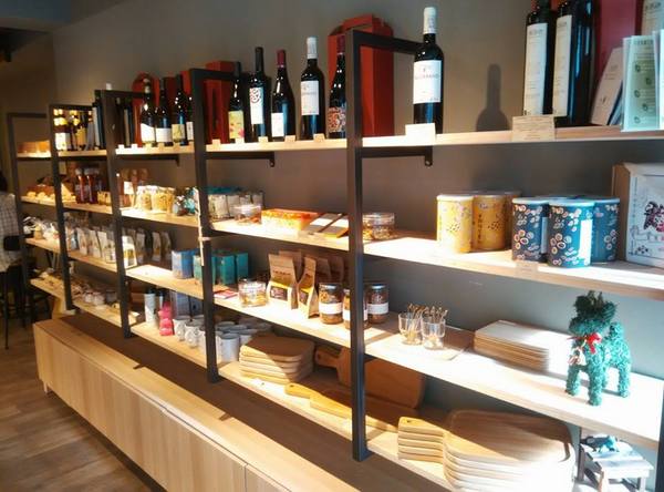 好處:好處-台大附近約會聚餐的好所在 燈光美氣氛佳 餐點更是出色 服務也超親切 一定再回訪