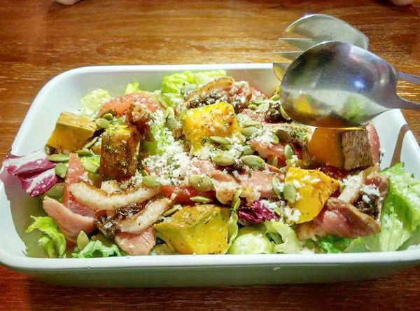 好處:好處-台大附近約會聚餐的好所在 燈光美氣氛佳 餐點更是出色 服務也超親切 一定再回訪