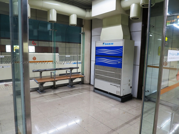 來去坐地鐵~ 福岡空港橘線夜間疾行記