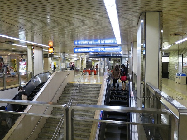 來去坐地鐵~ 福岡空港橘線夜間疾行記