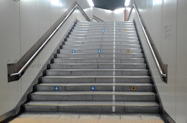 來去坐地鐵~ 福岡空港橘線夜間疾行記