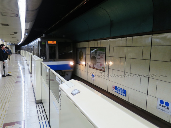 來去坐地鐵~ 福岡空港橘線夜間疾行記