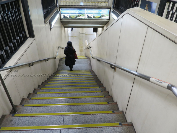 來去坐地鐵~ 福岡空港橘線夜間疾行記