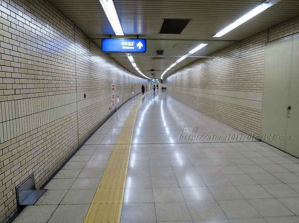 來去坐地鐵~ 福岡空港橘線夜間疾行記