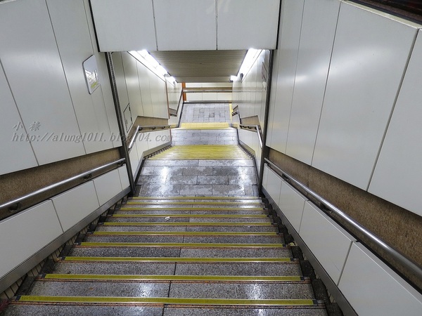 來去坐地鐵~ 福岡空港橘線夜間疾行記