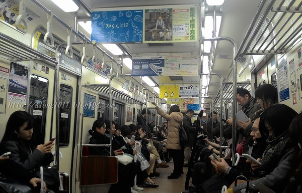 來去坐地鐵~ 福岡空港橘線夜間疾行記