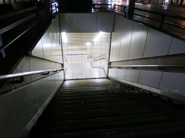 來去坐地鐵~ 福岡空港橘線夜間疾行記