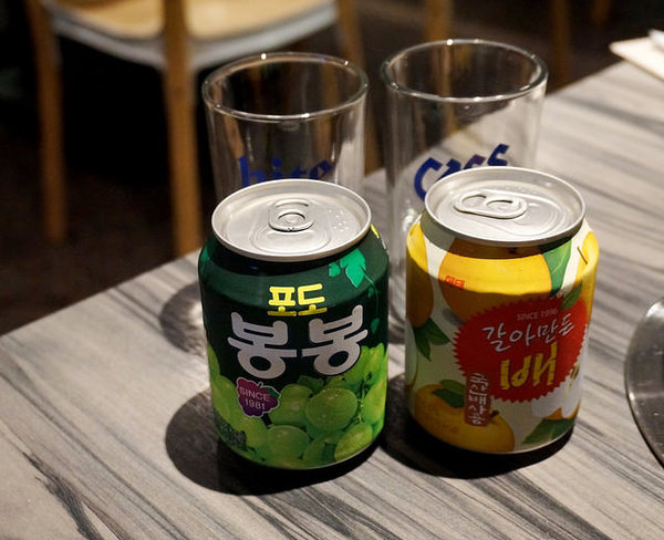 新沙洞韓國涮涮鍋：[國父紀念館] 新沙洞韓國涮涮鍋：韓式湯底+高檔食材+道地小菜&炸雞的特色火鍋 /東區韓式料理/