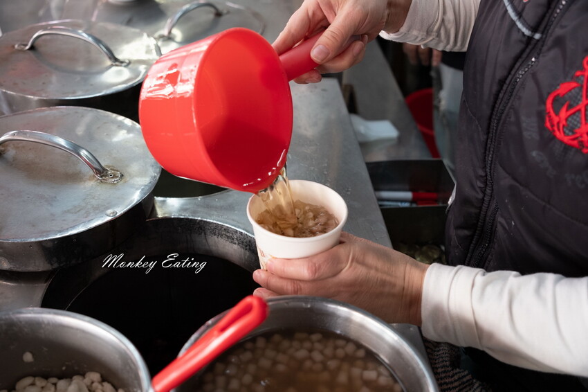 【台中大甲】第一市場無名豆花│40年老字號無名豆花，早上6點就開賣！大甲鎮瀾宮美食 - 貪吃猴的幻想