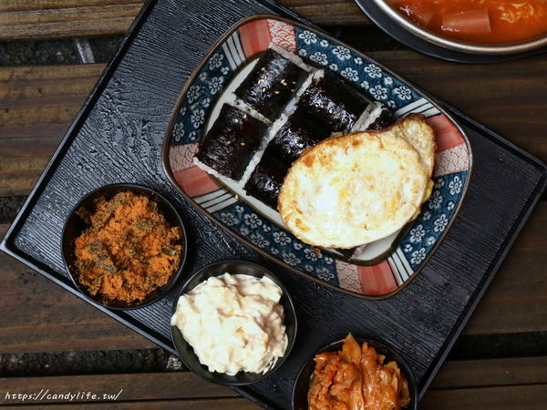 忠武海苔飯捲便當:台中美食│忠武海苔飯捲便當〃隱藏在一中巷弄的平價美食,讓學生們一吃就愛上的韓式料理!!