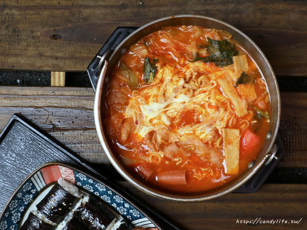 忠武海苔飯捲便當:台中美食│忠武海苔飯捲便當〃隱藏在一中巷弄的平價美食,讓學生們一吃就愛上的韓式料理!!