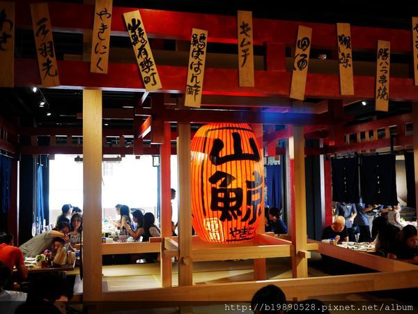 【台中北屯美食】Nola Kitchen紐澳良小廚崇德店,台中高質感餐酒館,下午也有營業唷!新鮮現開英國生蠔好好吃,還有獨家楓糖鬆餅炸雞。 @熊寶小榆の旅遊日記 【台中北屯美食】Nola Kitchen紐澳良小廚崇德店,台中高質感餐酒館,下午也有營業唷!新鮮現開英國生蠔好好吃,還有獨家楓糖鬆餅炸雞。 @熊寶小榆の旅遊日記