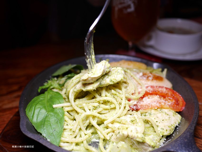 【台中北屯美食】Nola Kitchen紐澳良小廚崇德店,台中高質感餐酒館,下午也有營業唷!新鮮現開英國生蠔好好吃,還有獨家楓糖鬆餅炸雞。 @熊寶小榆の旅遊日記 【台中北屯美食】Nola Kitchen紐澳良小廚崇德店,台中高質感餐酒館,下午也有營業唷!新鮮現開英國生蠔好好吃,還有獨家楓糖鬆餅炸雞。 @熊寶小榆の旅遊日記