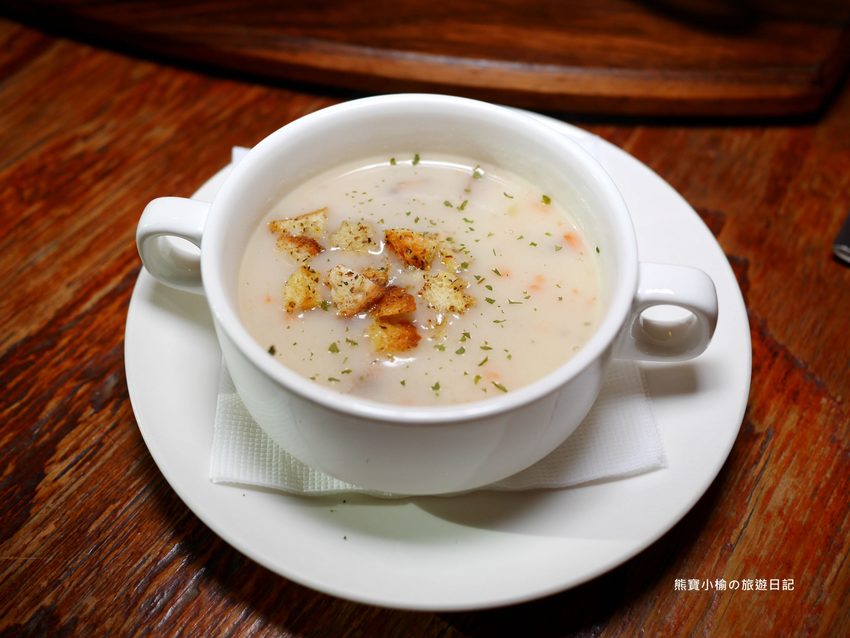 【台中北屯美食】Nola Kitchen紐澳良小廚崇德店,台中高質感餐酒館,下午也有營業唷!新鮮現開英國生蠔好好吃,還有獨家楓糖鬆餅炸雞。 @熊寶小榆の旅遊日記 【台中北屯美食】Nola Kitchen紐澳良小廚崇德店,台中高質感餐酒館,下午也有營業唷!新鮮現開英國生蠔好好吃,還有獨家楓糖鬆餅炸雞。 @熊寶小榆の旅遊日記