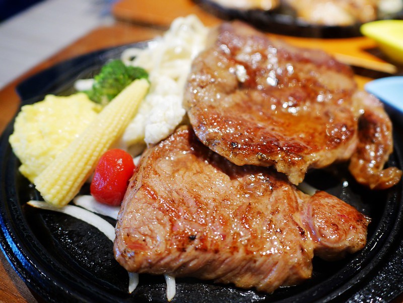 【台中北屯美食】Nola Kitchen紐澳良小廚崇德店,台中高質感餐酒館,下午也有營業唷!新鮮現開英國生蠔好好吃,還有獨家楓糖鬆餅炸雞。 @熊寶小榆の旅遊日記 【台中北屯美食】Nola Kitchen紐澳良小廚崇德店,台中高質感餐酒館,下午也有營業唷!新鮮現開英國生蠔好好吃,還有獨家楓糖鬆餅炸雞。 @熊寶小榆の旅遊日記