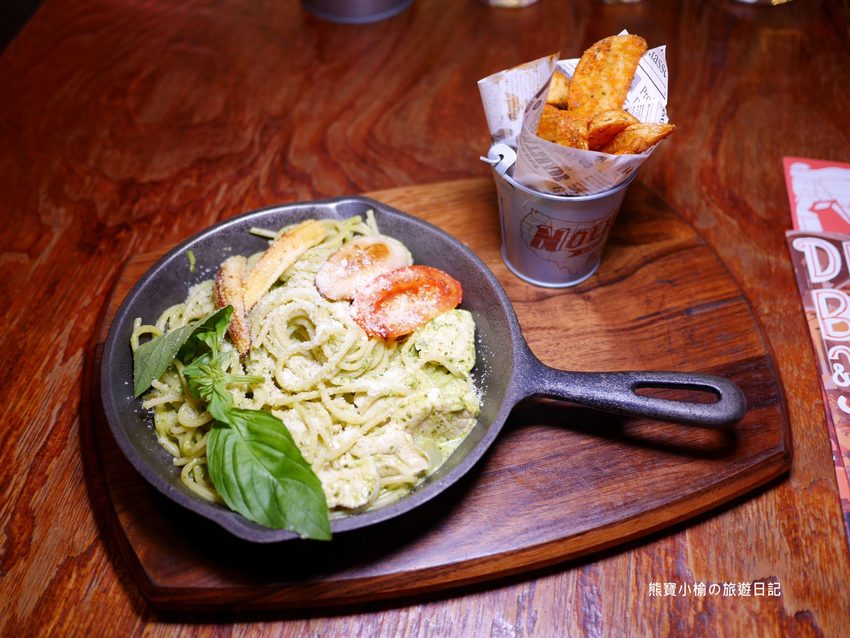 【台中北屯美食】Nola Kitchen紐澳良小廚崇德店,台中高質感餐酒館,下午也有營業唷!新鮮現開英國生蠔好好吃,還有獨家楓糖鬆餅炸雞。 @熊寶小榆の旅遊日記 【台中北屯美食】Nola Kitchen紐澳良小廚崇德店,台中高質感餐酒館,下午也有營業唷!新鮮現開英國生蠔好好吃,還有獨家楓糖鬆餅炸雞。 @熊寶小榆の旅遊日記