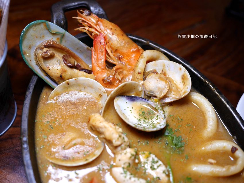 【台中北屯美食】Nola Kitchen紐澳良小廚崇德店,台中高質感餐酒館,下午也有營業唷!新鮮現開英國生蠔好好吃,還有獨家楓糖鬆餅炸雞。 @熊寶小榆の旅遊日記 【台中北屯美食】Nola Kitchen紐澳良小廚崇德店,台中高質感餐酒館,下午也有營業唷!新鮮現開英國生蠔好好吃,還有獨家楓糖鬆餅炸雞。 @熊寶小榆の旅遊日記