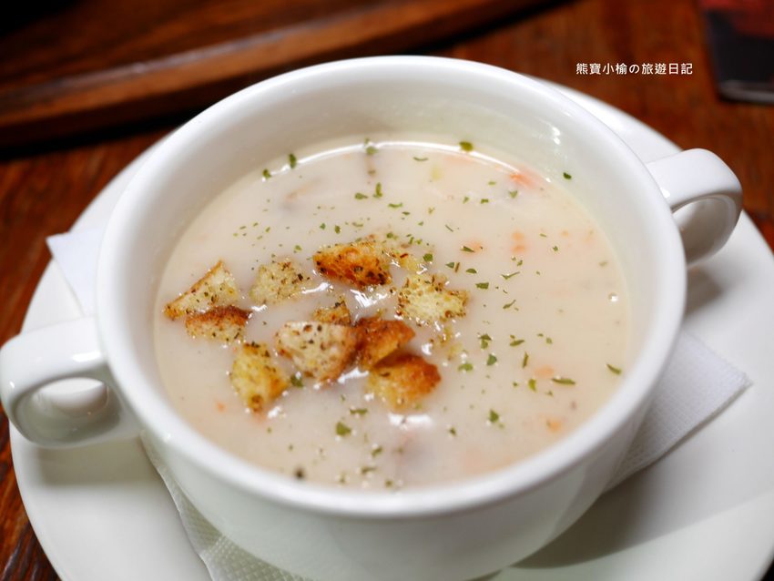 【台中北屯美食】Nola Kitchen紐澳良小廚崇德店,台中高質感餐酒館,下午也有營業唷!新鮮現開英國生蠔好好吃,還有獨家楓糖鬆餅炸雞。 @熊寶小榆の旅遊日記 【台中北屯美食】Nola Kitchen紐澳良小廚崇德店,台中高質感餐酒館,下午也有營業唷!新鮮現開英國生蠔好好吃,還有獨家楓糖鬆餅炸雞。 @熊寶小榆の旅遊日記