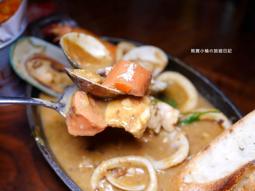 【台中北屯美食】Nola Kitchen紐澳良小廚崇德店,台中高質感餐酒館,下午也有營業唷!新鮮現開英國生蠔好好吃,還有獨家楓糖鬆餅炸雞。 @熊寶小榆の旅遊日記 【台中北屯美食】Nola Kitchen紐澳良小廚崇德店,台中高質感餐酒館,下午也有營業唷!新鮮現開英國生蠔好好吃,還有獨家楓糖鬆餅炸雞。 @熊寶小榆の旅遊日記