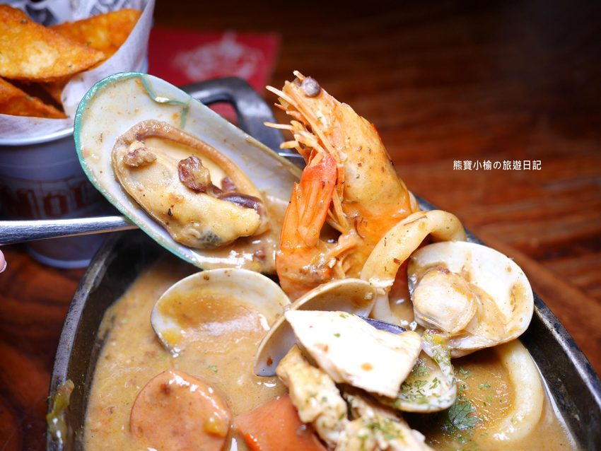 【台中北屯美食】Nola Kitchen紐澳良小廚崇德店,台中高質感餐酒館,下午也有營業唷!新鮮現開英國生蠔好好吃,還有獨家楓糖鬆餅炸雞。 @熊寶小榆の旅遊日記 【台中北屯美食】Nola Kitchen紐澳良小廚崇德店,台中高質感餐酒館,下午也有營業唷!新鮮現開英國生蠔好好吃,還有獨家楓糖鬆餅炸雞。 @熊寶小榆の旅遊日記