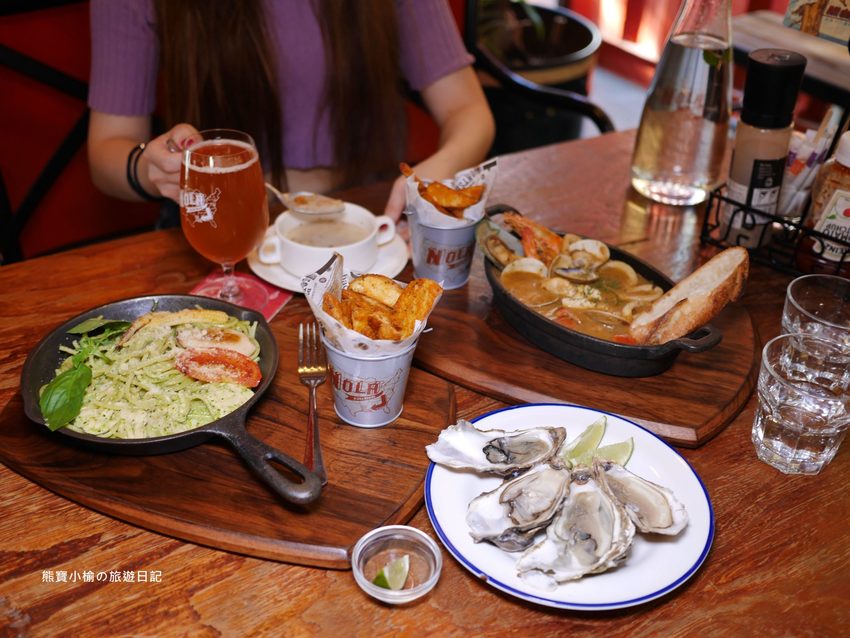 【台中北屯美食】Nola Kitchen紐澳良小廚崇德店,台中高質感餐酒館,下午也有營業唷!新鮮現開英國生蠔好好吃,還有獨家楓糖鬆餅炸雞。 @熊寶小榆の旅遊日記 【台中北屯美食】Nola Kitchen紐澳良小廚崇德店,台中高質感餐酒館,下午也有營業唷!新鮮現開英國生蠔好好吃,還有獨家楓糖鬆餅炸雞。 @熊寶小榆の旅遊日記