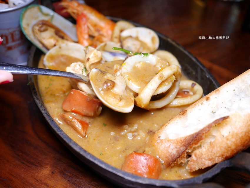 【台中北屯美食】Nola Kitchen紐澳良小廚崇德店,台中高質感餐酒館,下午也有營業唷!新鮮現開英國生蠔好好吃,還有獨家楓糖鬆餅炸雞。 @熊寶小榆の旅遊日記 【台中北屯美食】Nola Kitchen紐澳良小廚崇德店,台中高質感餐酒館,下午也有營業唷!新鮮現開英國生蠔好好吃,還有獨家楓糖鬆餅炸雞。 @熊寶小榆の旅遊日記