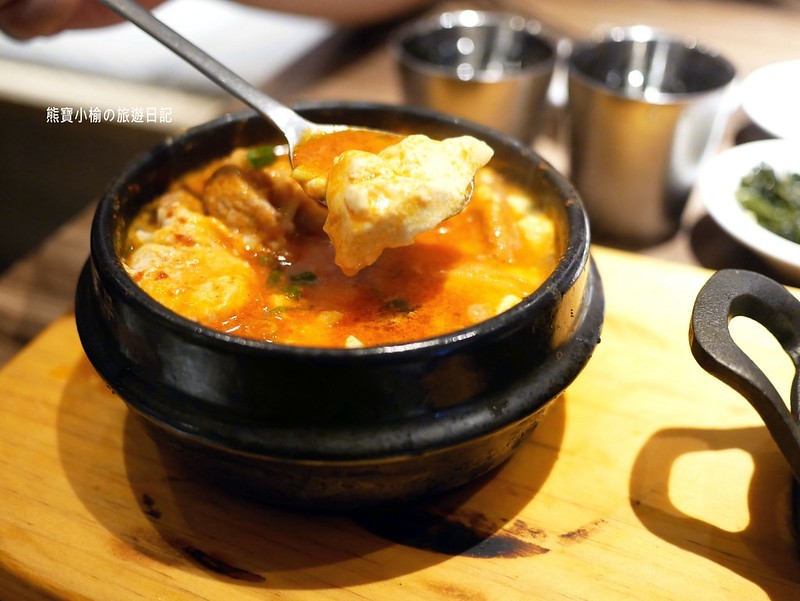 【台中北屯美食】Nola Kitchen紐澳良小廚崇德店,台中高質感餐酒館,下午也有營業唷!新鮮現開英國生蠔好好吃,還有獨家楓糖鬆餅炸雞。 @熊寶小榆の旅遊日記 【台中北屯美食】Nola Kitchen紐澳良小廚崇德店,台中高質感餐酒館,下午也有營業唷!新鮮現開英國生蠔好好吃,還有獨家楓糖鬆餅炸雞。 @熊寶小榆の旅遊日記