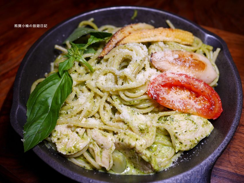 【台中北屯美食】Nola Kitchen紐澳良小廚崇德店,台中高質感餐酒館,下午也有營業唷!新鮮現開英國生蠔好好吃,還有獨家楓糖鬆餅炸雞。 @熊寶小榆の旅遊日記 【台中北屯美食】Nola Kitchen紐澳良小廚崇德店,台中高質感餐酒館,下午也有營業唷!新鮮現開英國生蠔好好吃,還有獨家楓糖鬆餅炸雞。 @熊寶小榆の旅遊日記