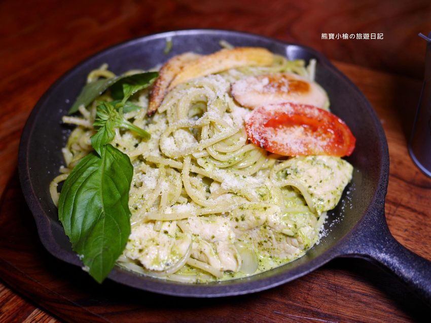 【台中北屯美食】Nola Kitchen紐澳良小廚崇德店,台中高質感餐酒館,下午也有營業唷!新鮮現開英國生蠔好好吃,還有獨家楓糖鬆餅炸雞。 @熊寶小榆の旅遊日記 【台中北屯美食】Nola Kitchen紐澳良小廚崇德店,台中高質感餐酒館,下午也有營業唷!新鮮現開英國生蠔好好吃,還有獨家楓糖鬆餅炸雞。 @熊寶小榆の旅遊日記