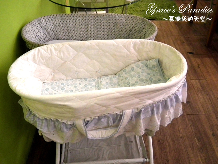 【新北】林口親子餐廳--媽咪&爹地親子餐廳婦嬰館，正版迪士尼授權相關商品主題餐廳，林口首創兒童分齡遊戲區，大玩幼兒COSPLAY真的太有趣，差點要拍起兒童寫真XD