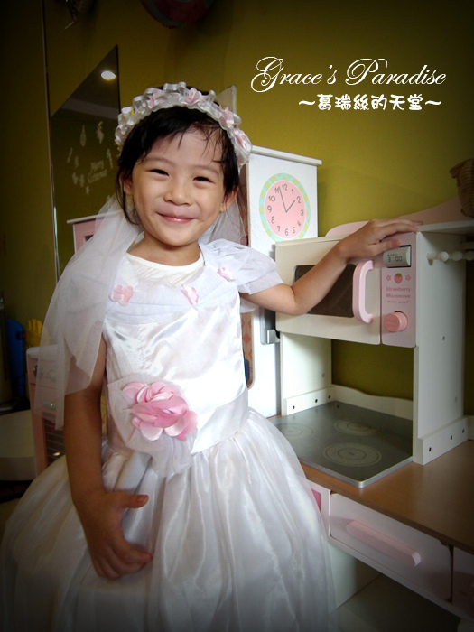 【新北】林口親子餐廳--媽咪&爹地親子餐廳婦嬰館，正版迪士尼授權相關商品主題餐廳，林口首創兒童分齡遊戲區，大玩幼兒COSPLAY真的太有趣，差點要拍起兒童寫真XD